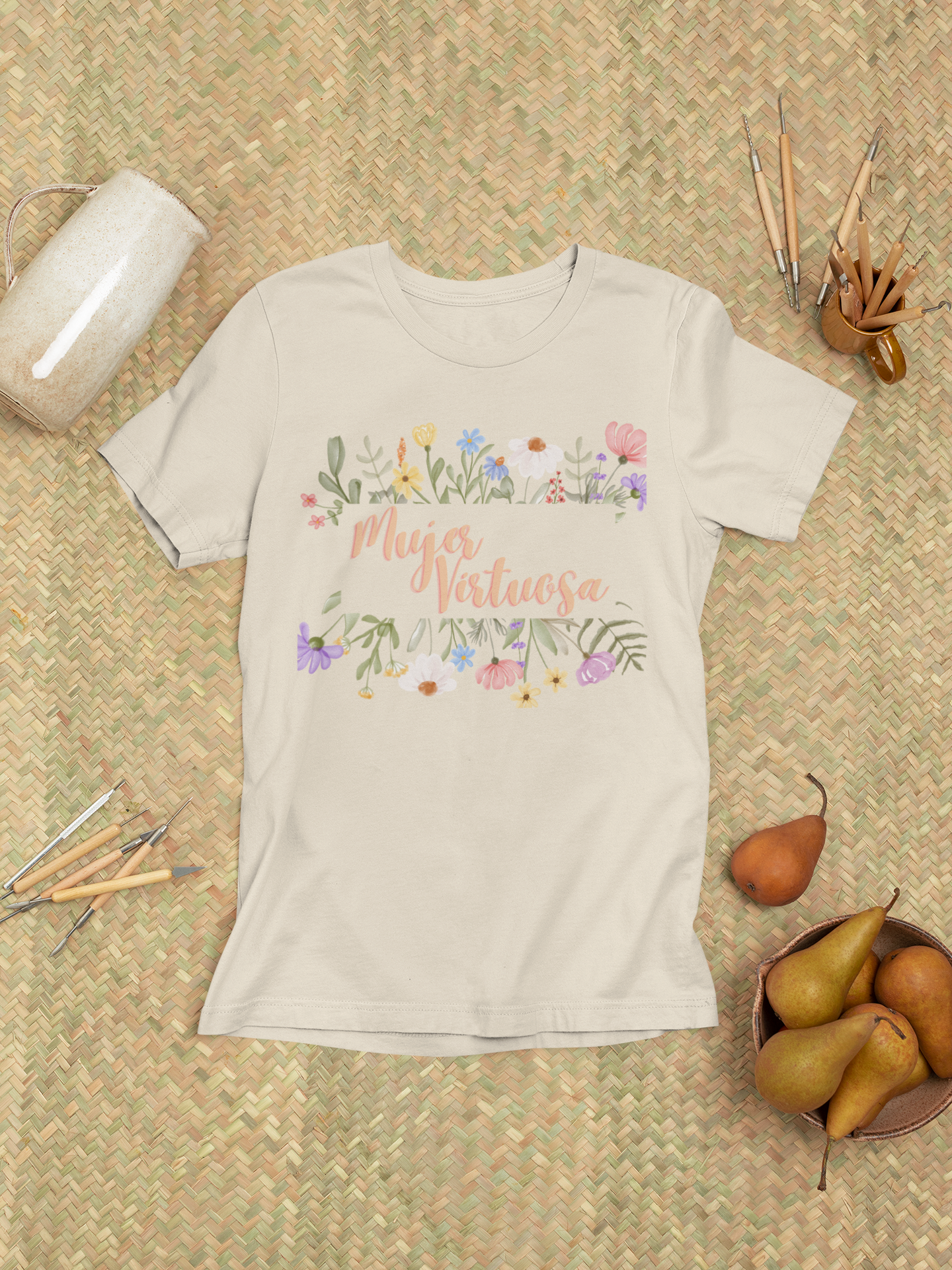 Mujer Virtuosa floreada Camiseta