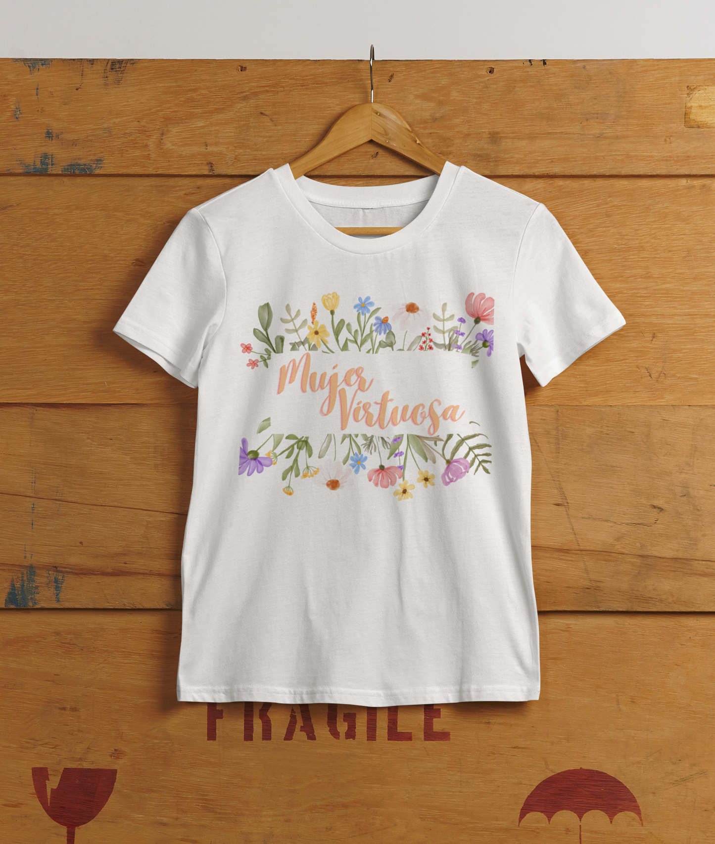 Mujer Virtuosa floreada Camiseta